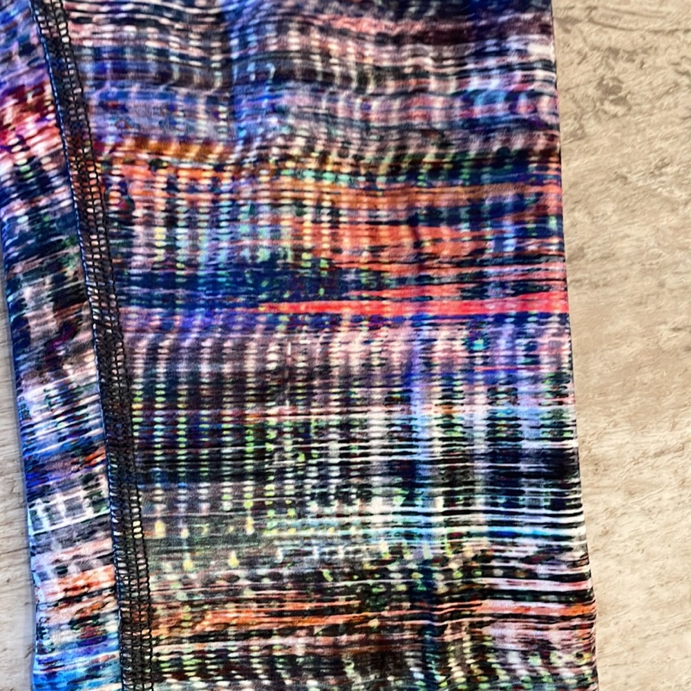 Wunder Under Crop Multi Color Size 4 - image 3